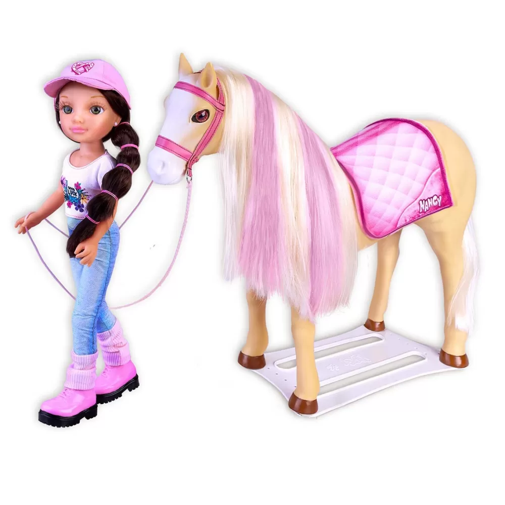 Nancy Munecas Y Peluches*, Un Dia Con Su Caballo